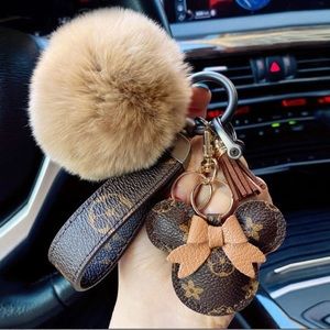 Stylish mouse keychain